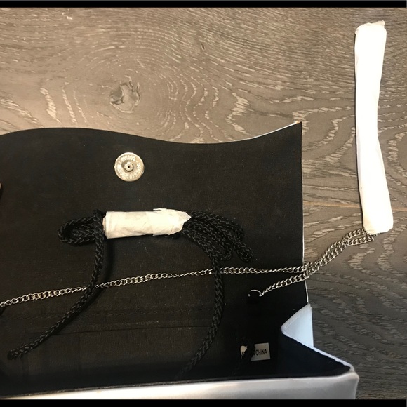 Elegant Sliver/White Clutch - Picture 5 of 5